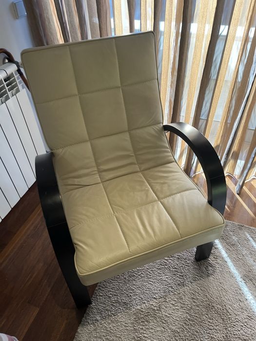Poltrona em prele bege