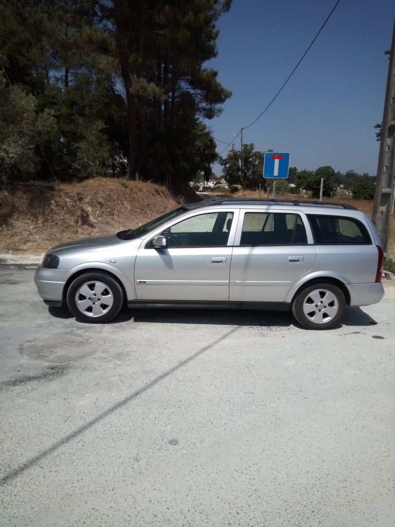 Opel astra 1.4 gasolina de 2003 com Ar condicionado