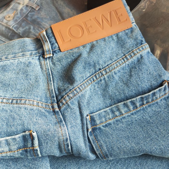 Loewe anagram jeans logo top!! r.M