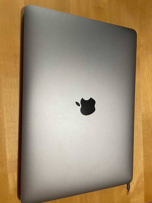 MacBook Pro 13'' 2017 Two Thunderbolt 3 ports