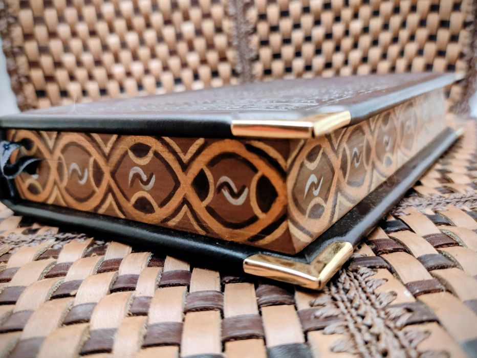 Подарункова книга шкіряна обкладинка Часослов (на церковно-славянском)