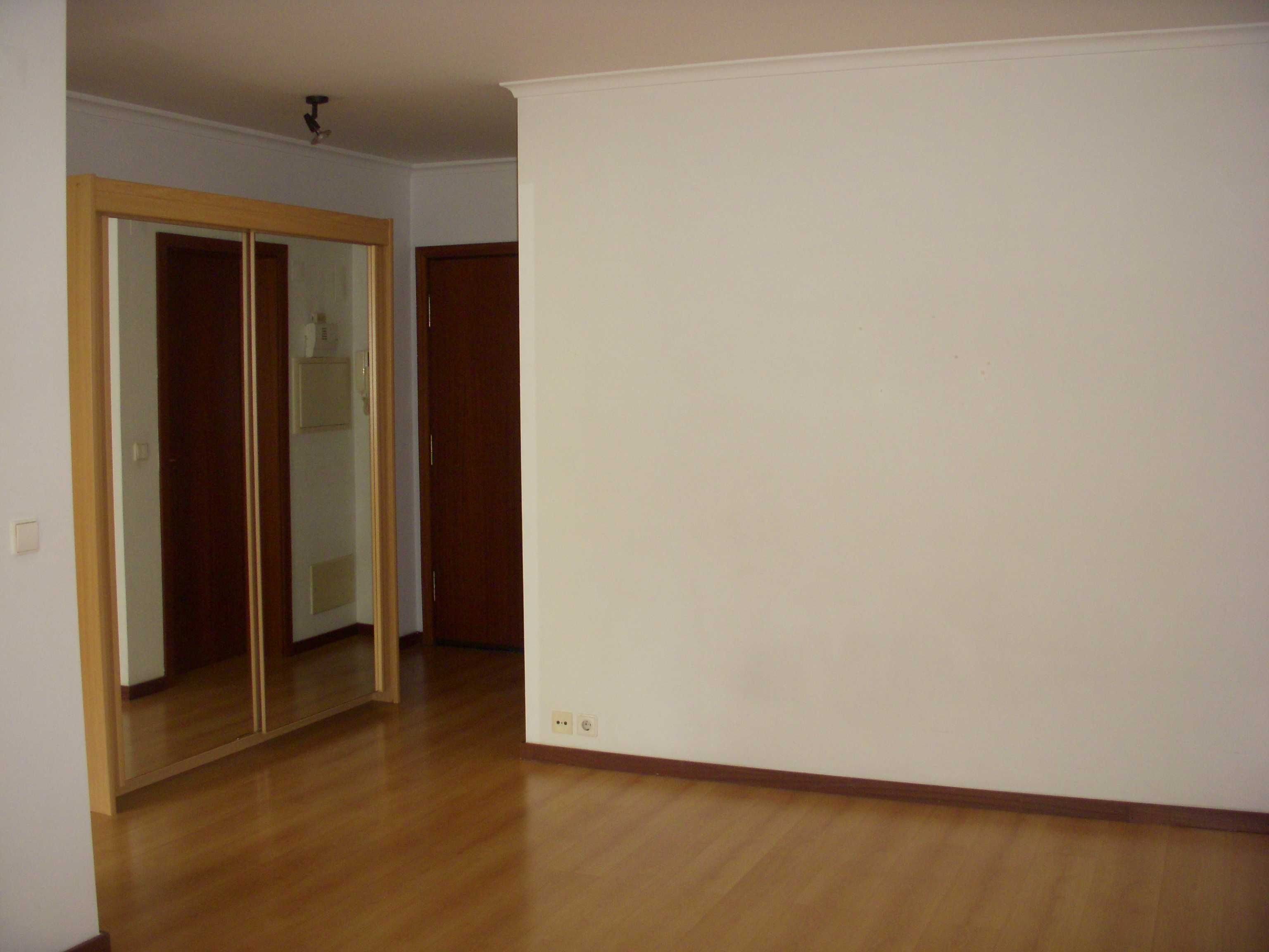 Apartamento TO em Telheiras