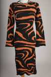 Elegancka sukienka z dzianiny  w kolorze Black Orange rozmiar M-L