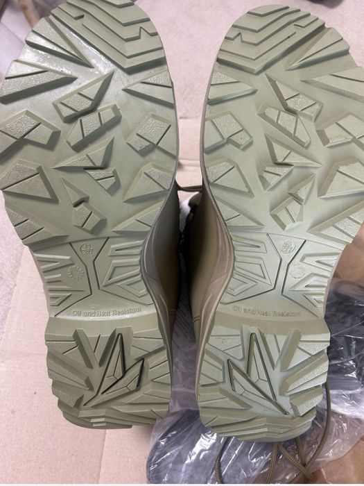 Продам зимние берцы нового образца.