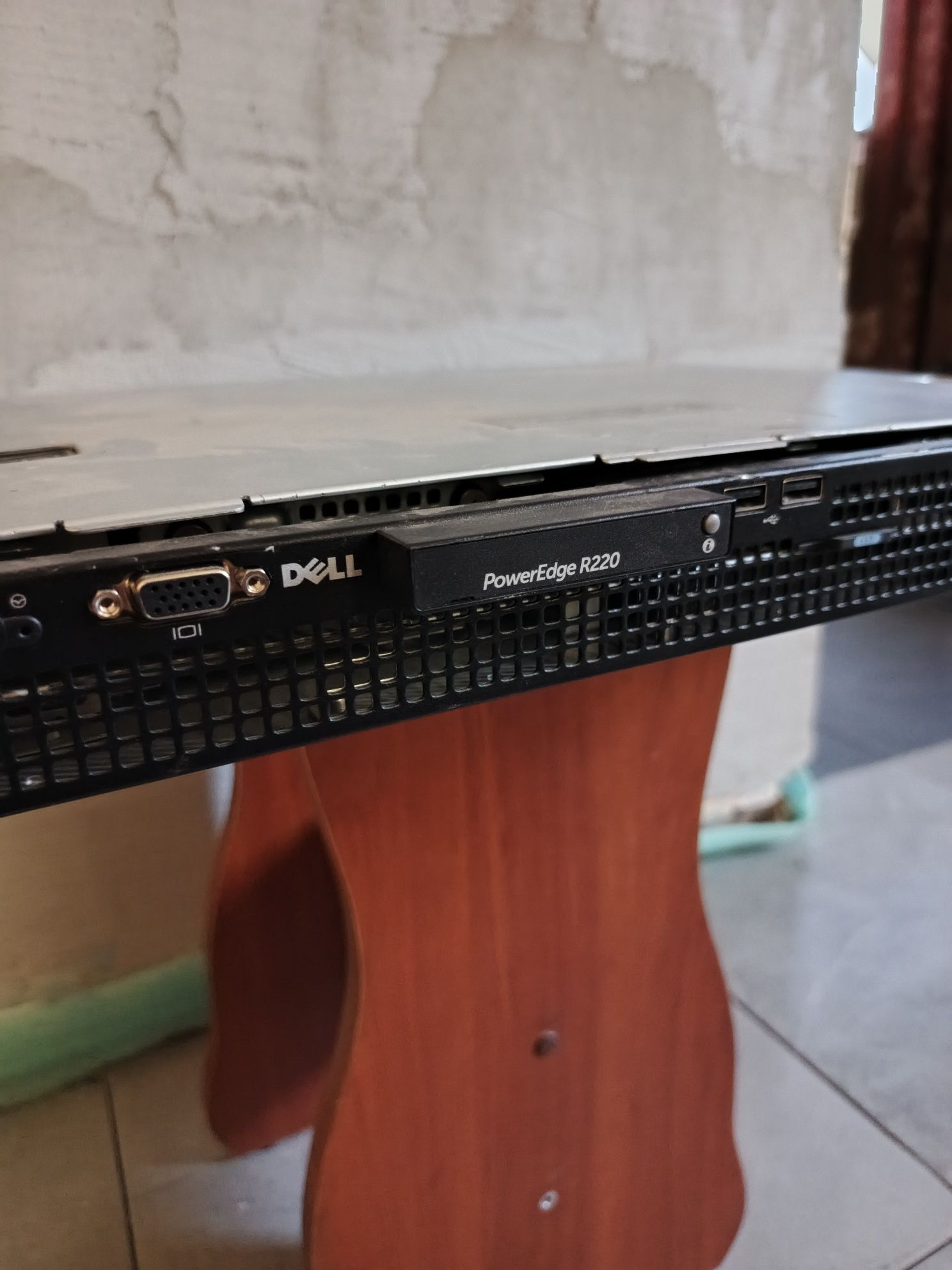 Сервер Dell poweredge R710, R220
