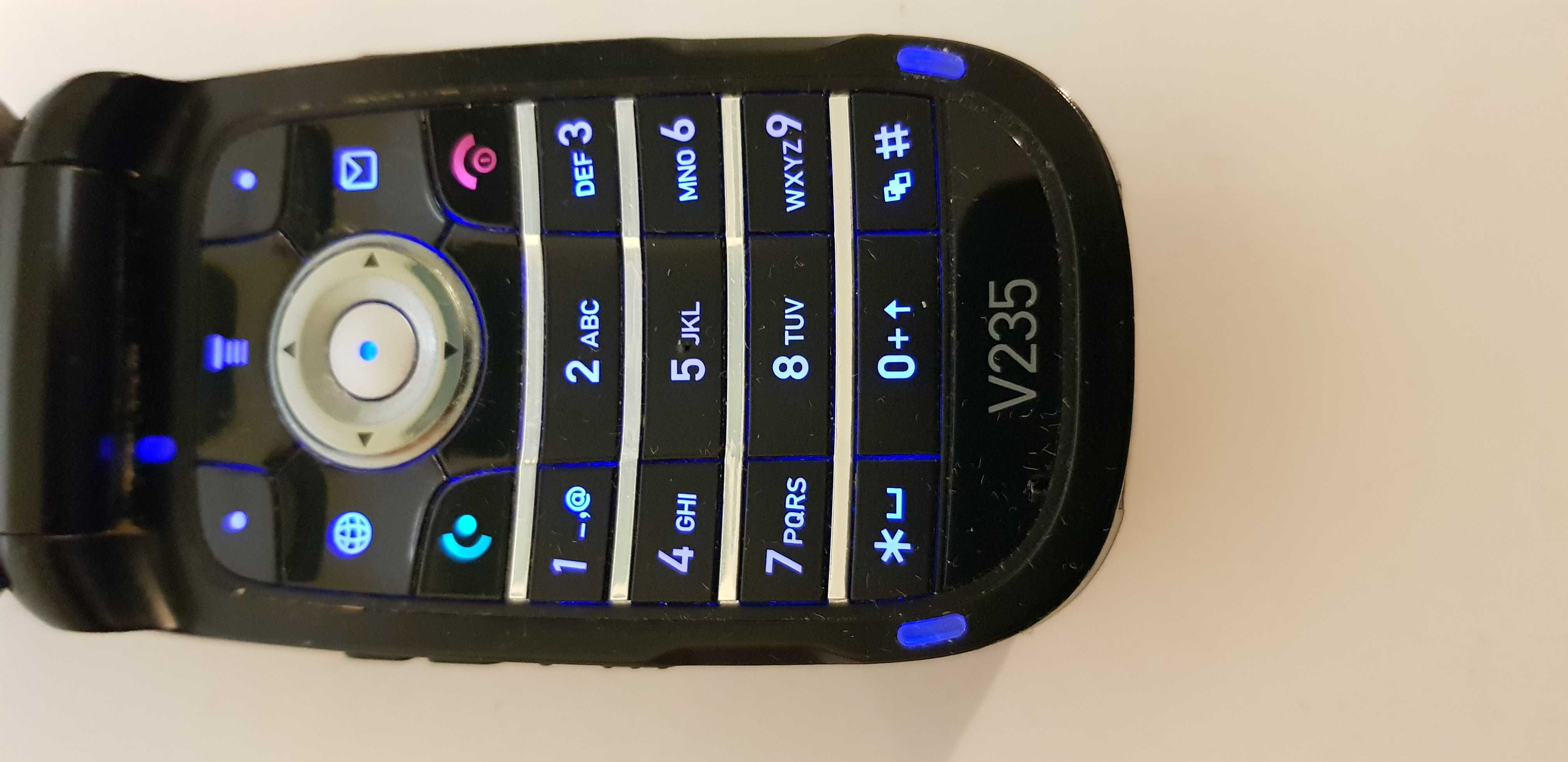 Telefon komórkowy MOTOROLA V235 używany, sprawny sprzedam