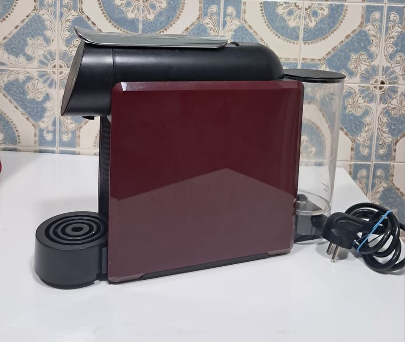 Máquina  de café  Delta usada em boas condições.