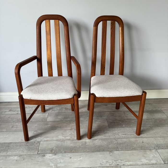 Zestaw duńskich krzeseł z lat 60./70. – teak