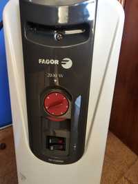 Vendo aquecedor a Óleo Fagor 2000W