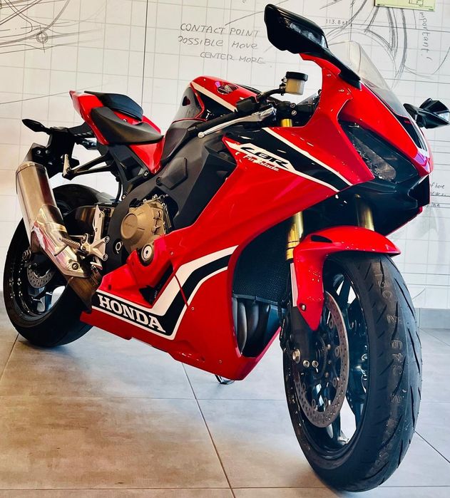 Honda CBR  1000RR FIREBLADE 25 ANOS