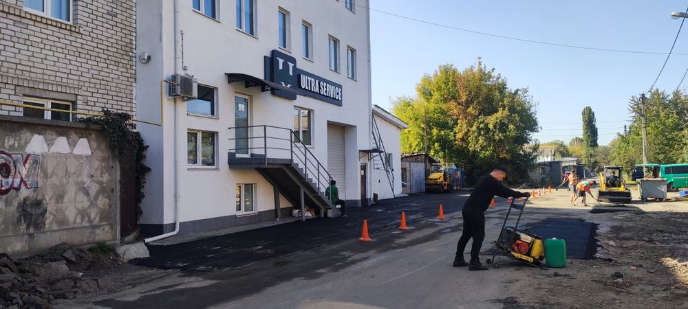 Асфальтирование и укладка асфальтной крошки.