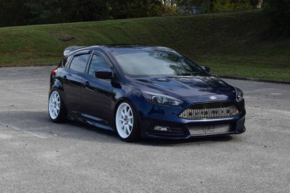 Ford Focus ST      2016