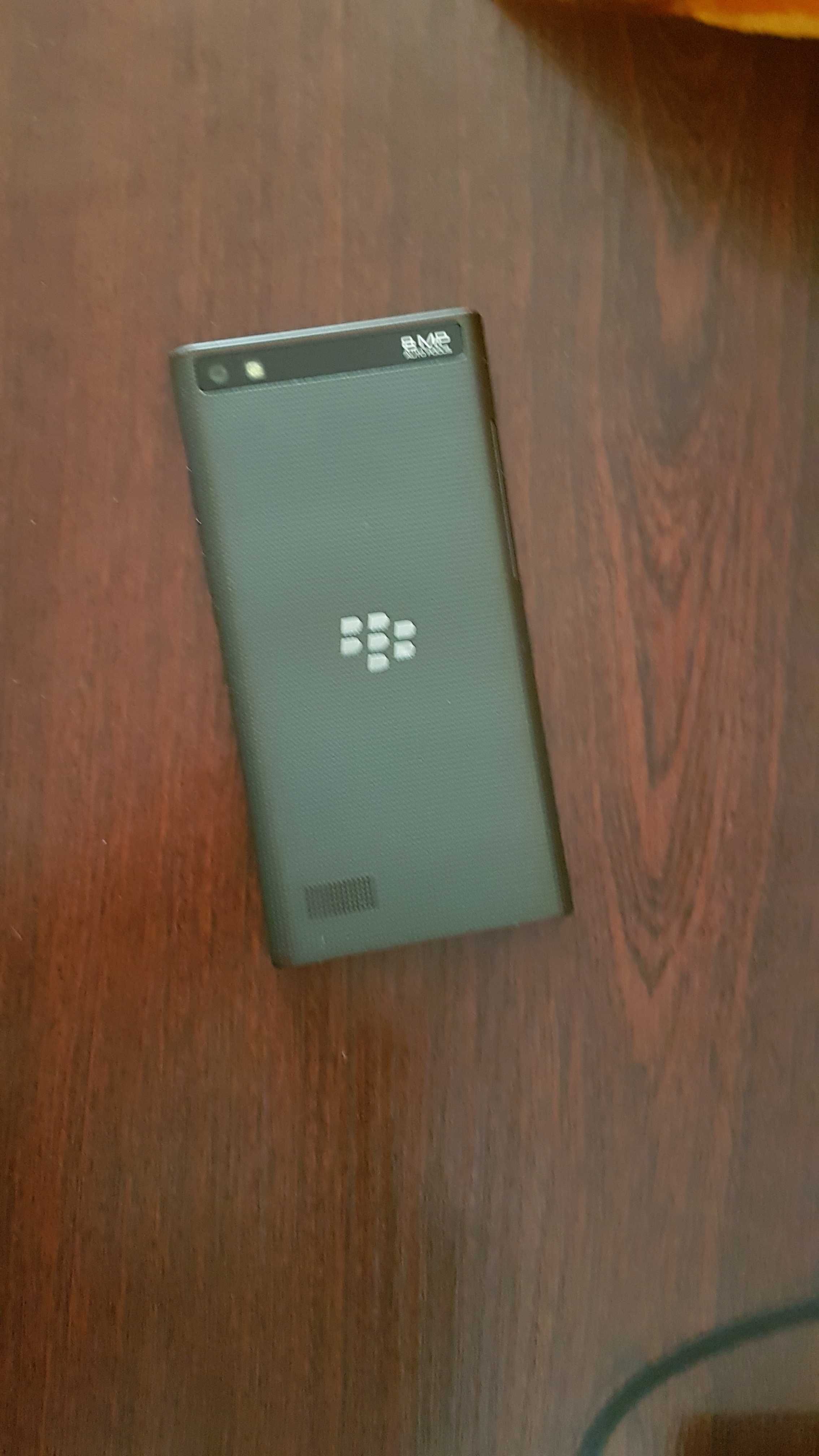 Смартфон Black Berry Leap