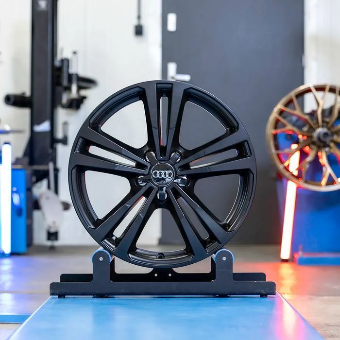 NOWE Oryginalne Felgi Audi 18 A3 A4 A6 A8 Q3 TT
