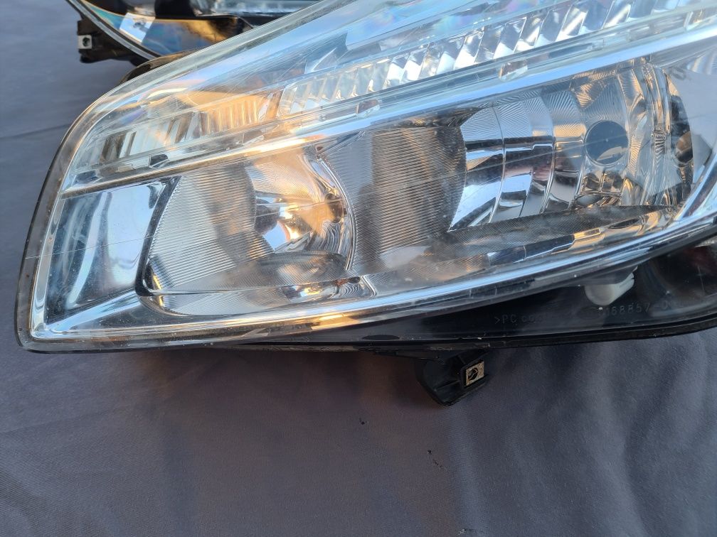 Lampy Przednie Zwykle Opel Insygnia  A
