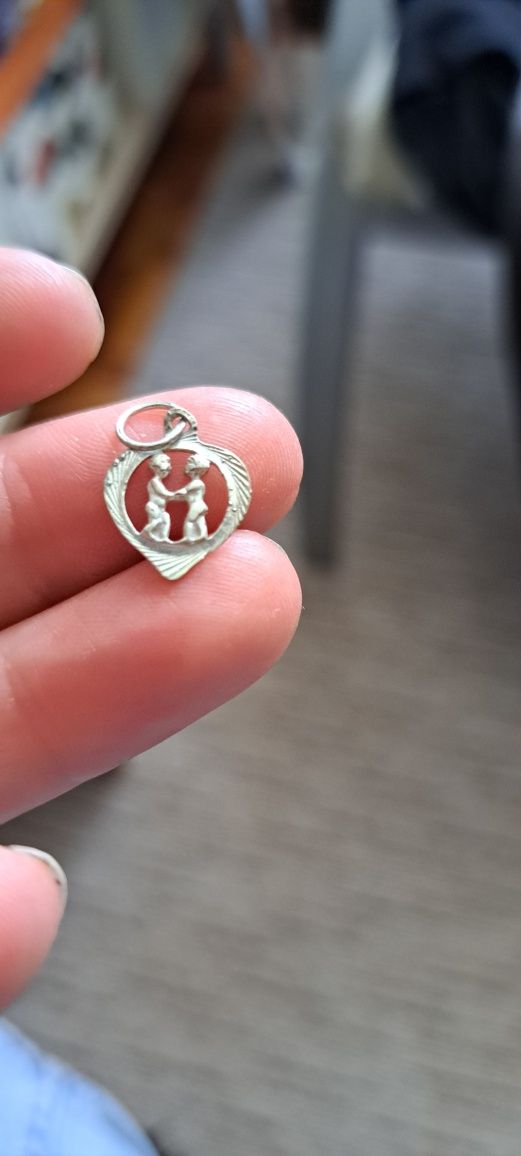 Srebrna zawieszka znak zodiaku bliźnięta