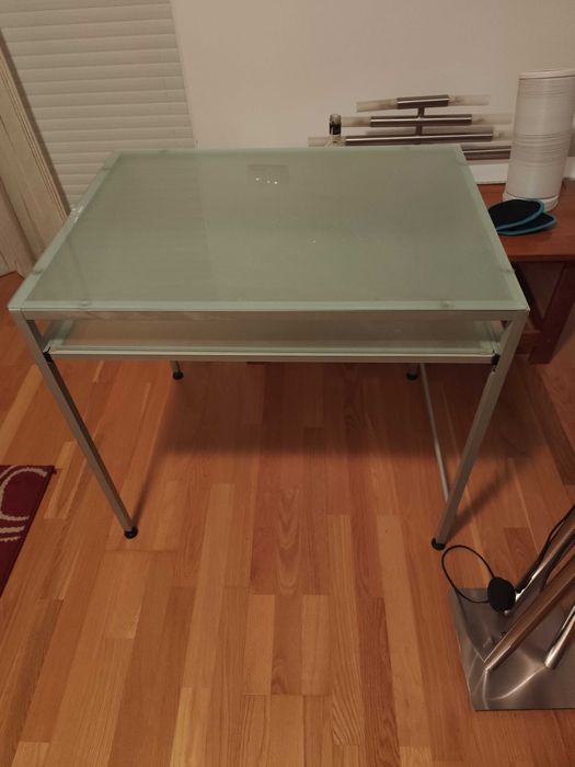 Secretária em vidro