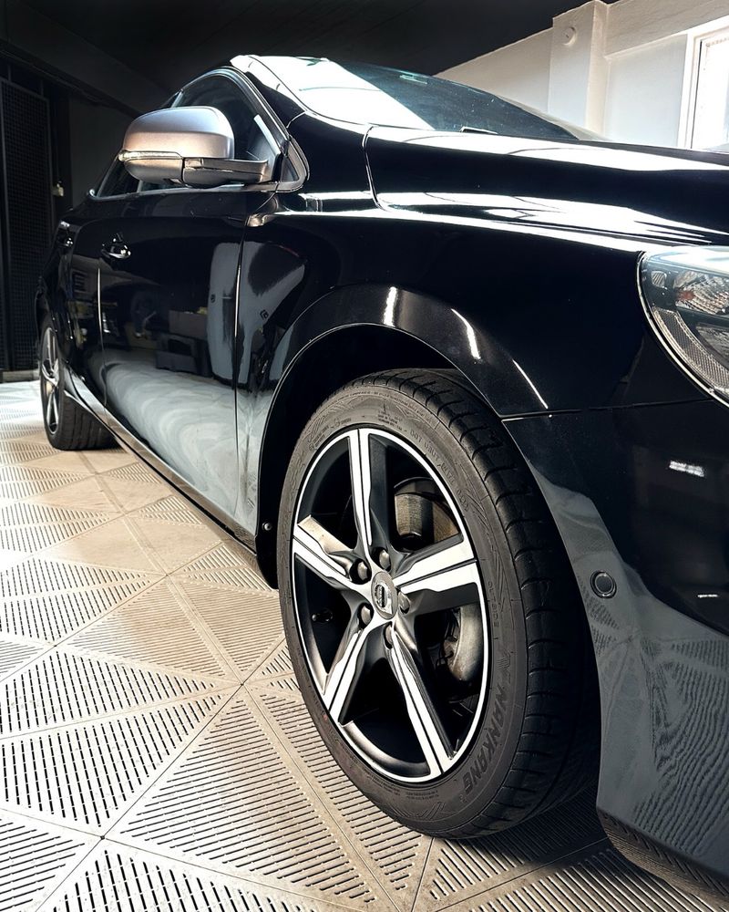 Volvo V40 2.0 D2 R-Design