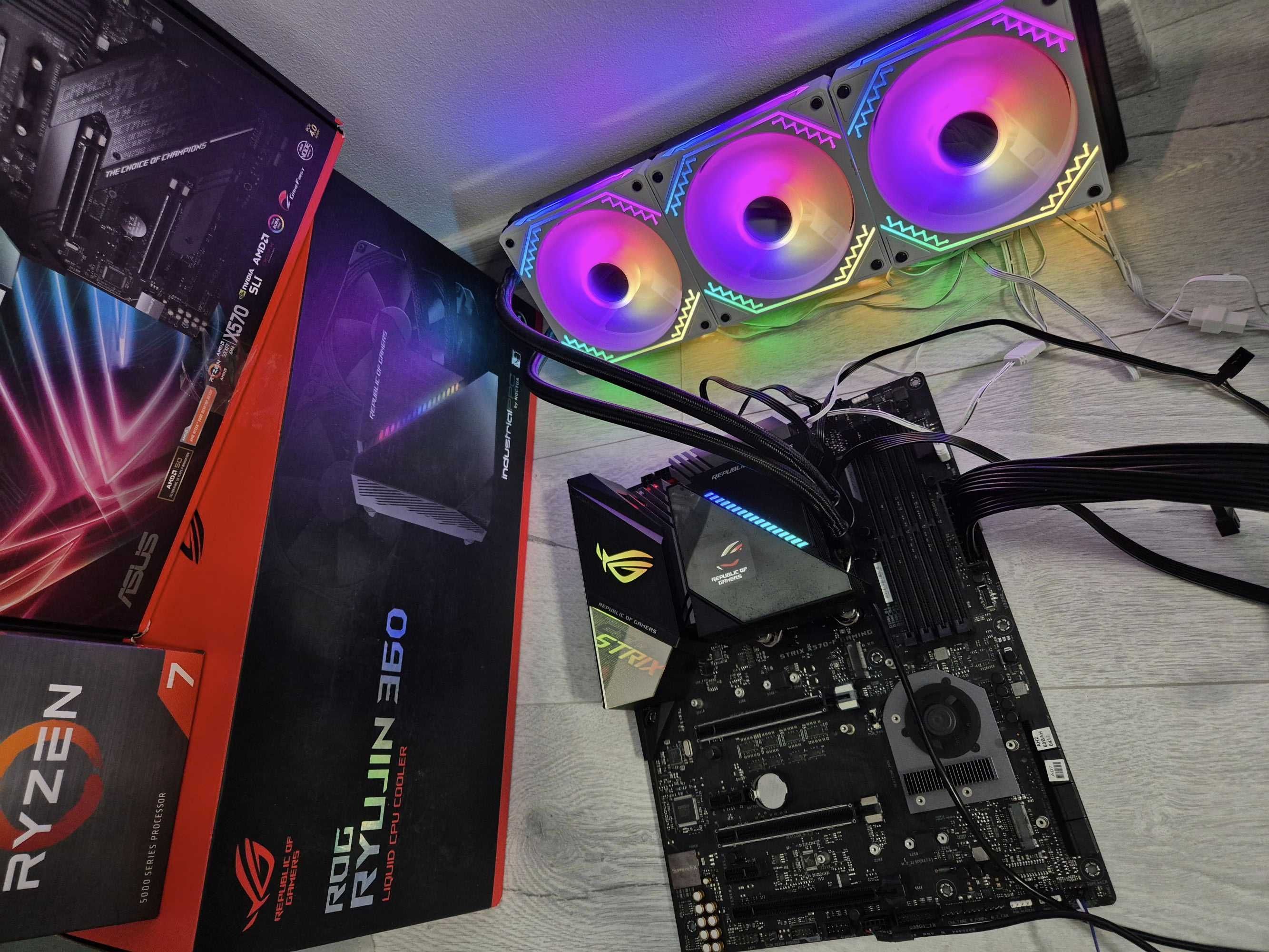 360mm водяне охолодження ASUS ROG RYUJIN 360 (A-RGB) є екран. Trade-in