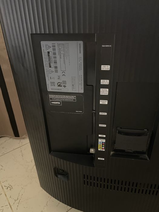 Televisão Samsung 49 Polegadas SmartTv 4K Ecrã Curvo