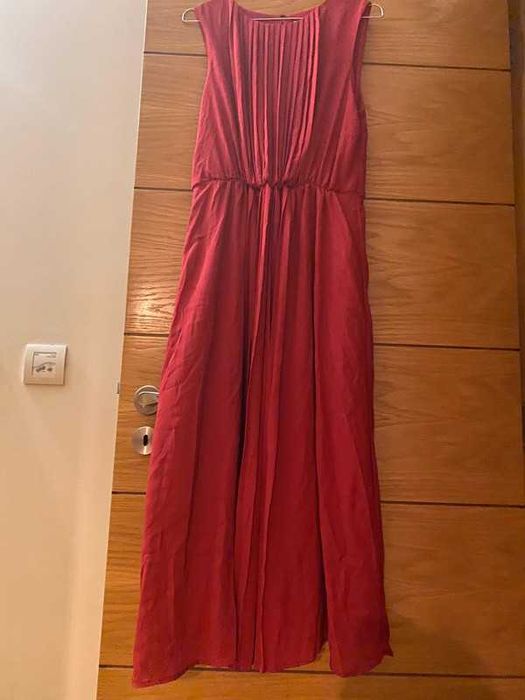 Vestido pormenores plissados