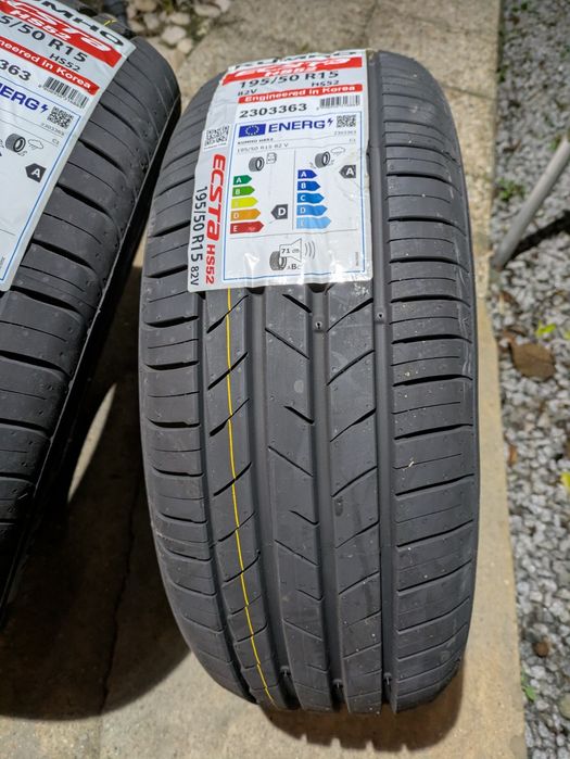 Vendo 2 pneus Kumho 195 50 r15 preço dos 2 pneus