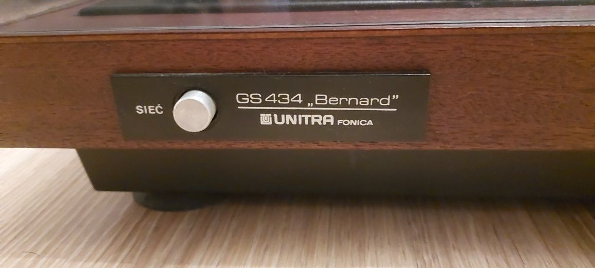 Gramofon  "Bernard" GS 434