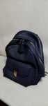 Mochila azul escura de senhora
