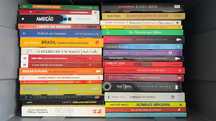 Lote / Conjunto diverso de livros (2 fotografias)