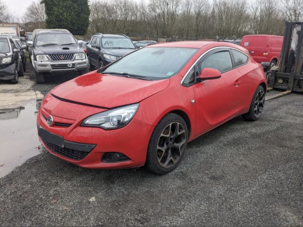 Opel Astra GTC 1.7cdti (2013) Para peças