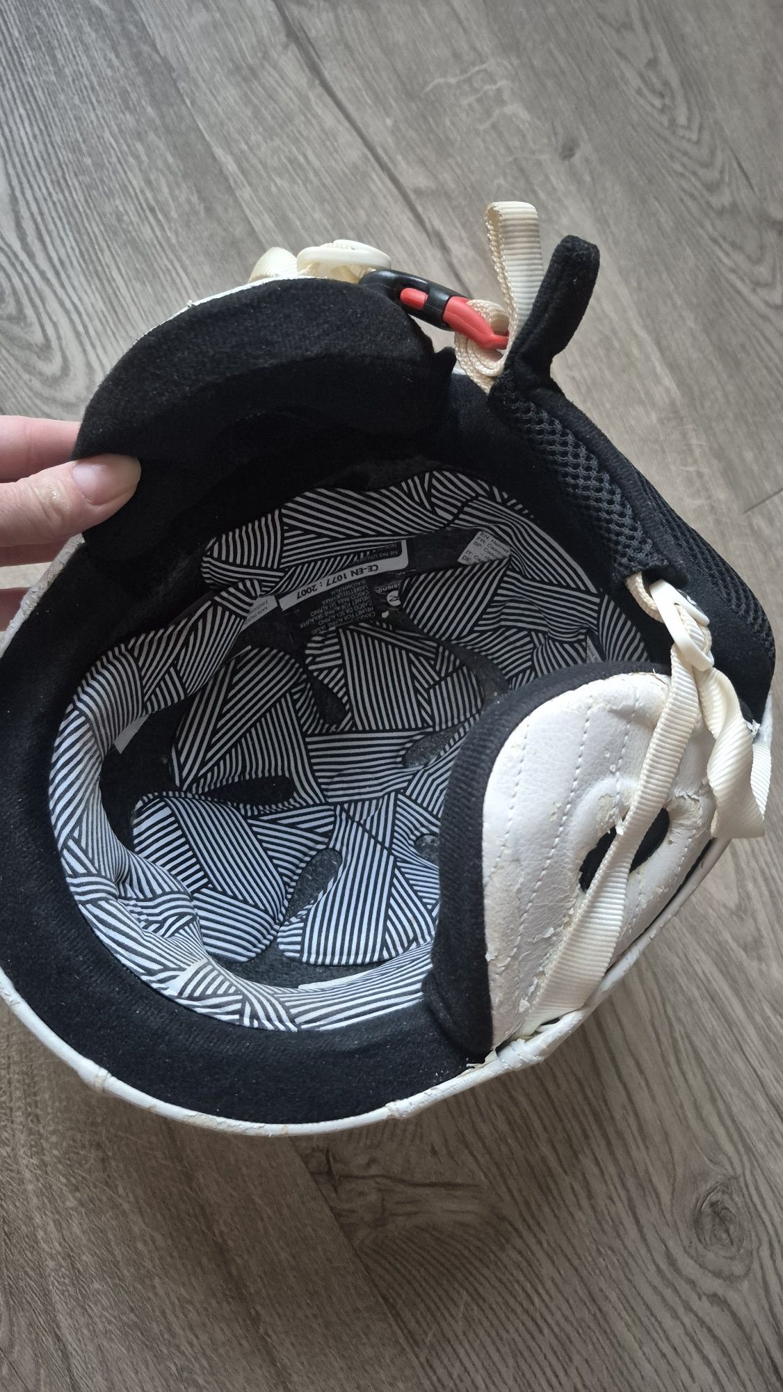 Kask narciarski M/L Rossignol