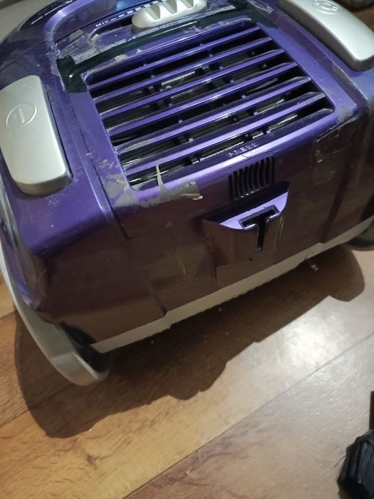 Odkurzacz Amica 2100w