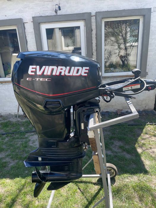 Лодочний мотор Evinrude e-tec 40