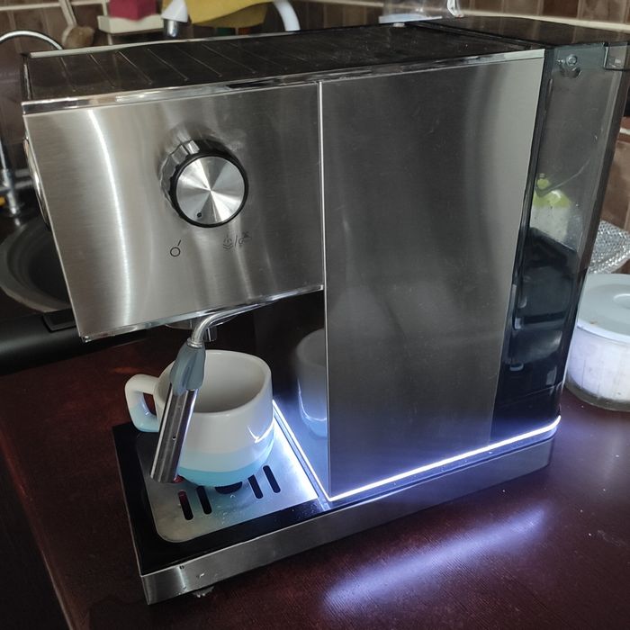 Еспресо-машина з підсвіткою  Pausa  Klarstein Великобританія