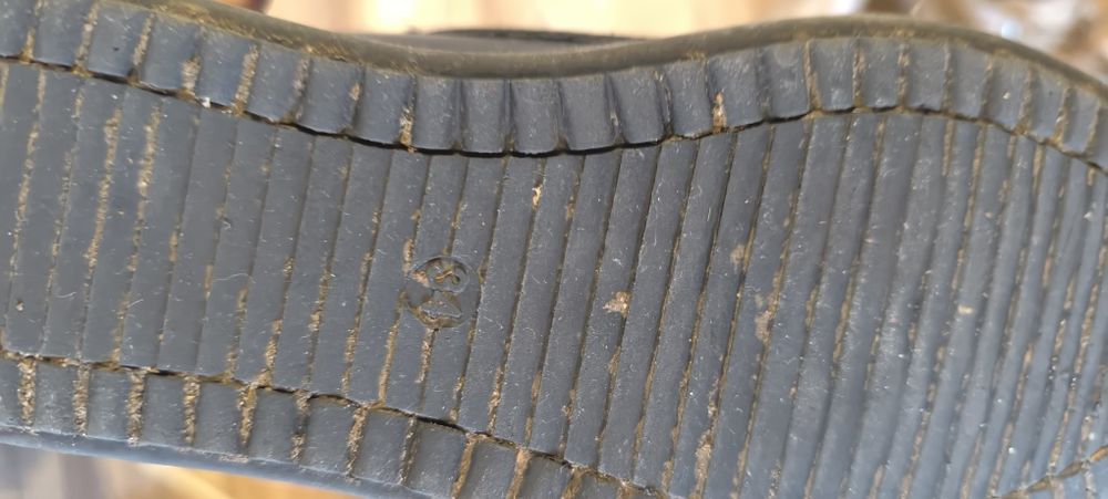 Отдам детскую обувь