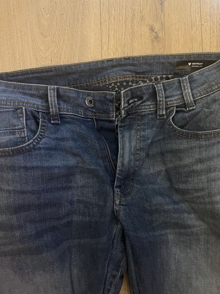 Spodnie jeansowe motocyklowe revit (L 34)