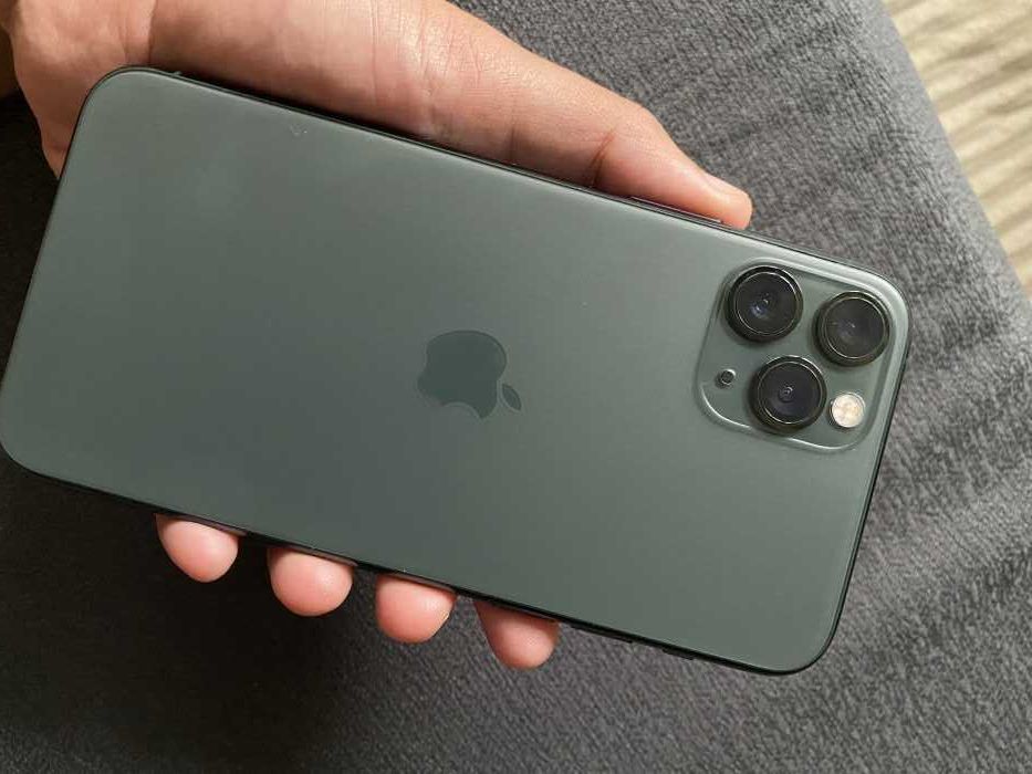 Apple iPhone 11 Pro 256GB Midnight Green wraz z Etui Spigen i Ładowark