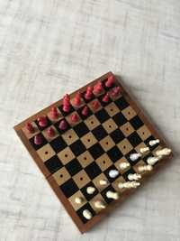 Продам миниатюрные старинные шахматы