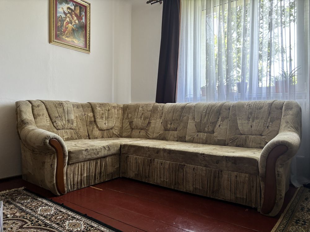Диван кутовий з двома кріслами