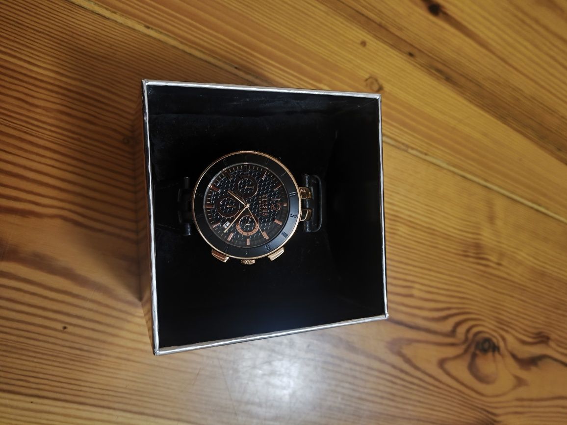 Zegarek Versace versus