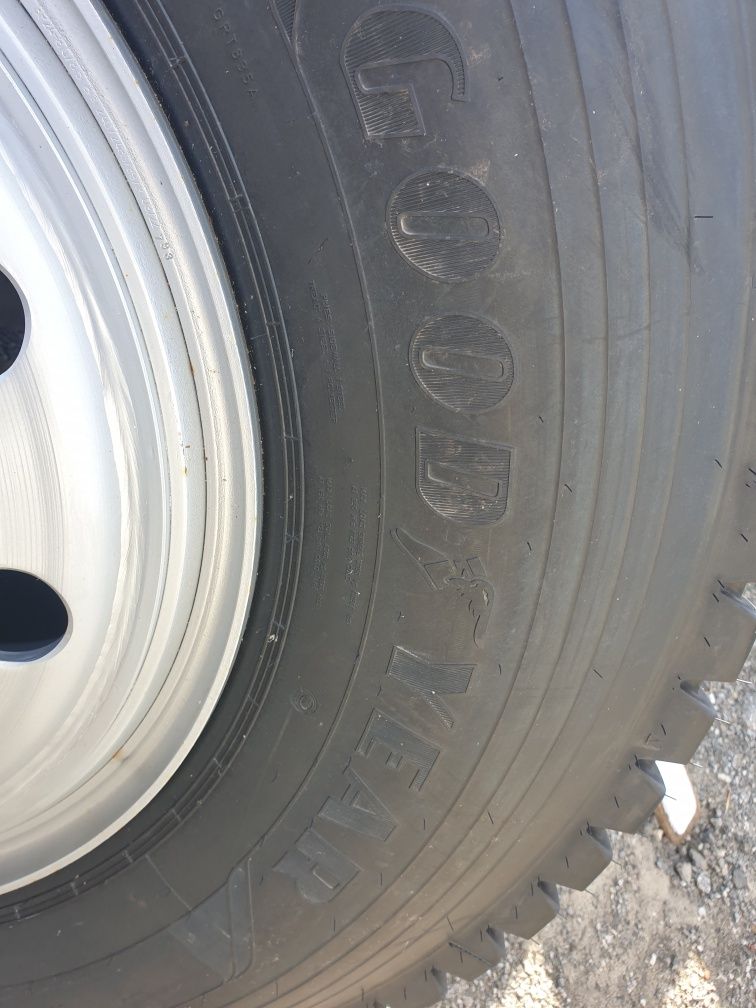 Opona z felga goodyear omnitrac 325/95 r24 nowe