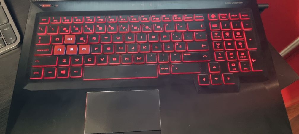 HP Omen 15-ce003np