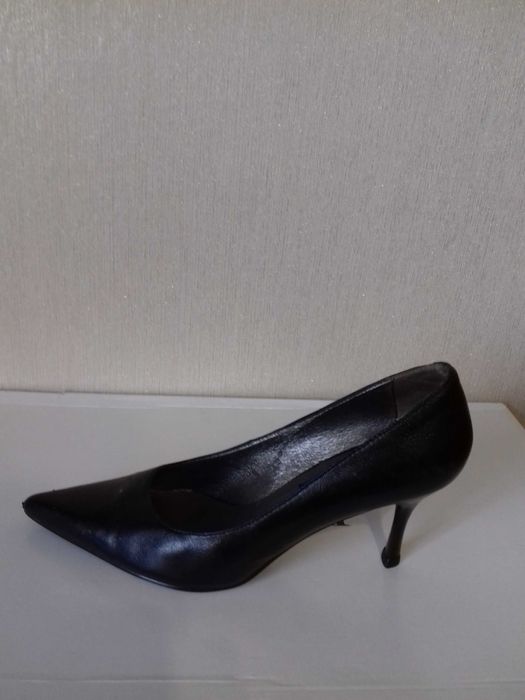 Жіночі шкіряні туфлі