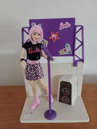 Mini barbie piosenkarka na scenie