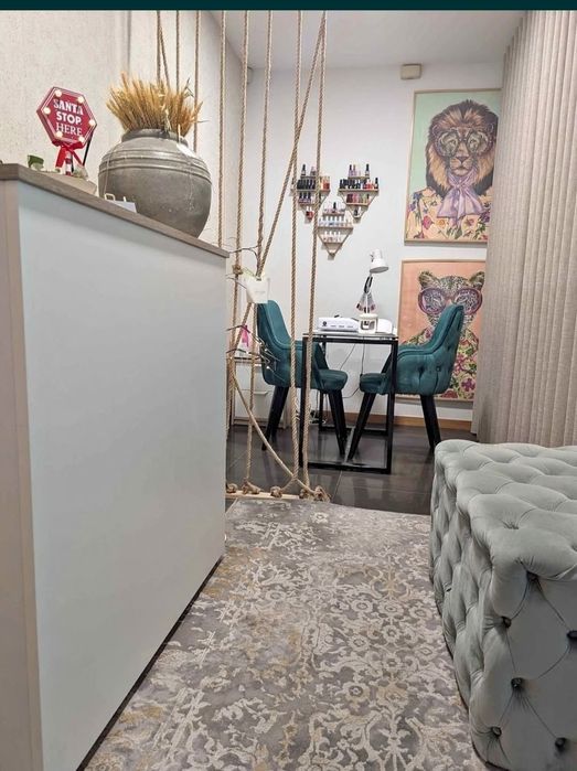 Mesa de manicure e pedicure para Aluguer