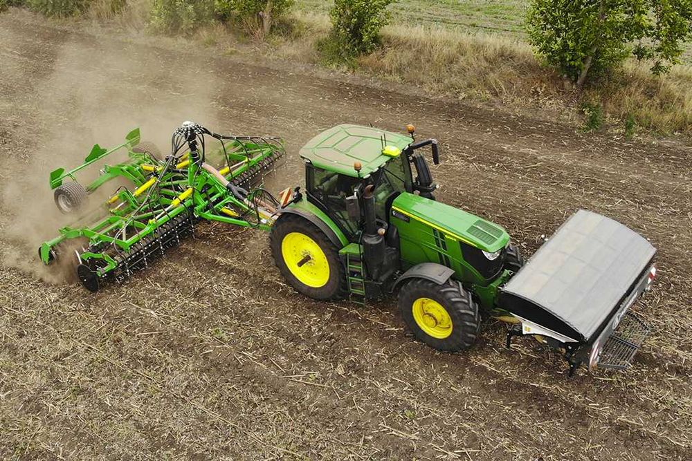 Колісниця Велес Агро для збереження вологи та передпосівного обробітку