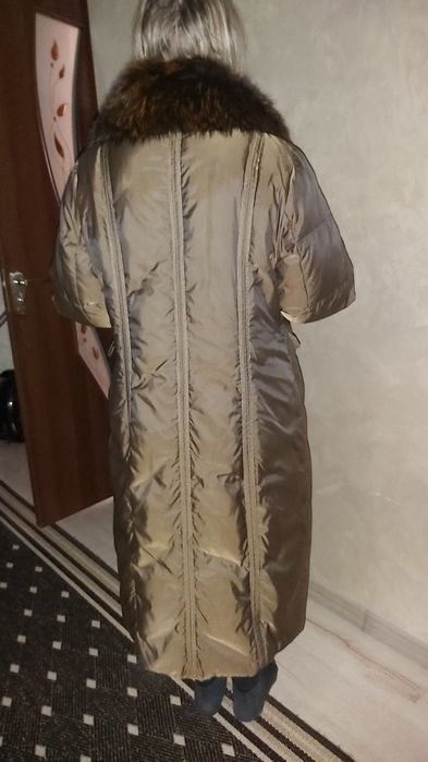 Пальто жіноче, пуховик
