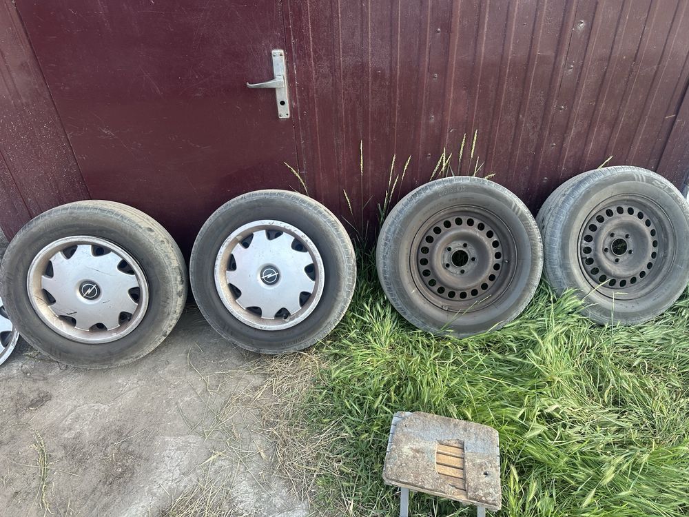 Резина Lassa 205 65 R15 та диски опель
