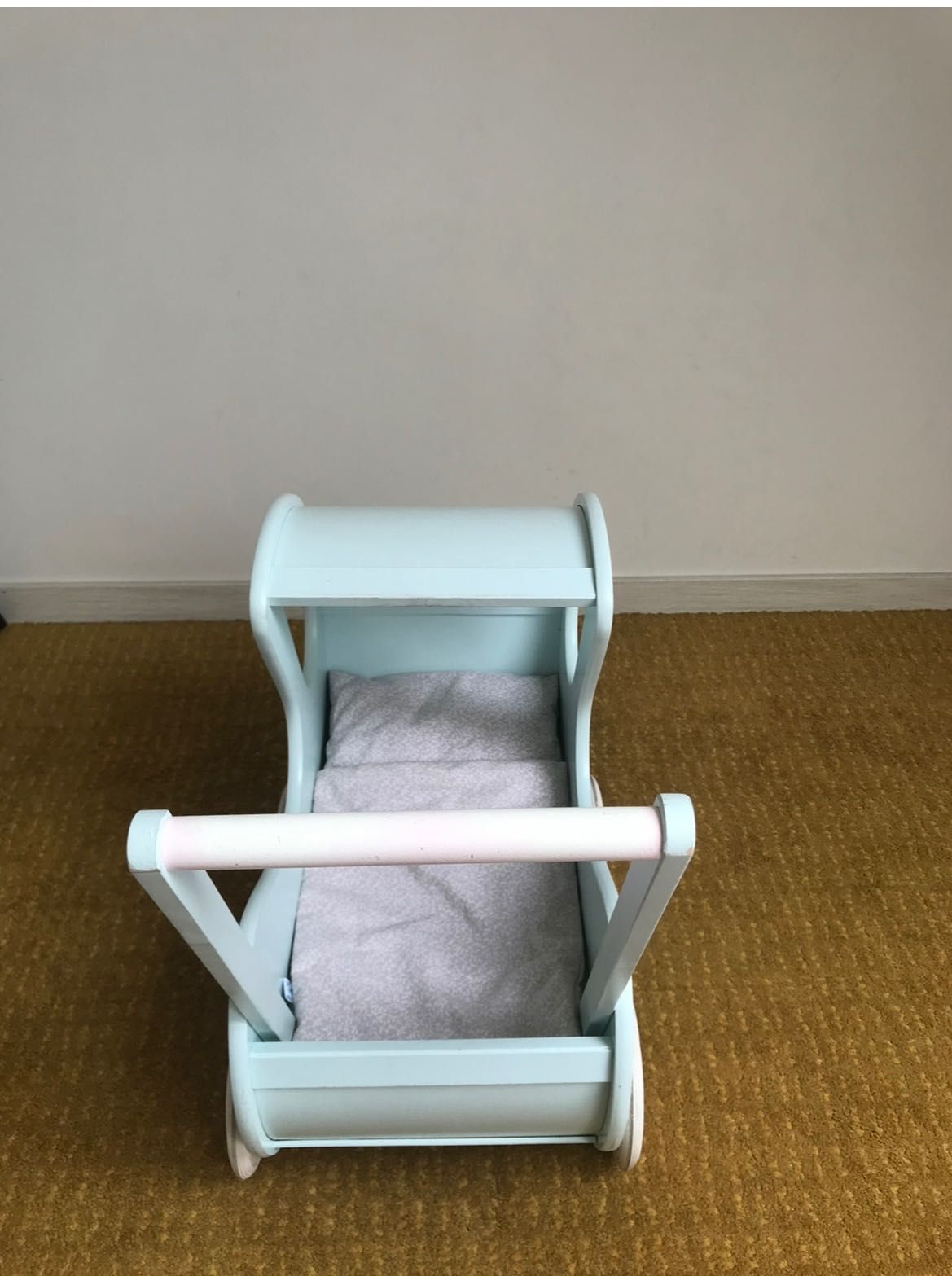 Drewniany wózek dla lalek / pchacz