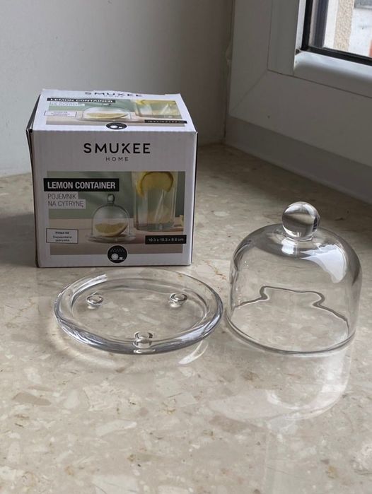 Szklany pojemnik na cytrynę